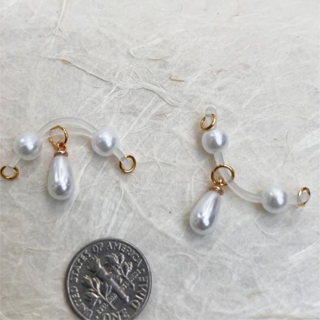 Non-piercing nipple jewelry with pearl pendants