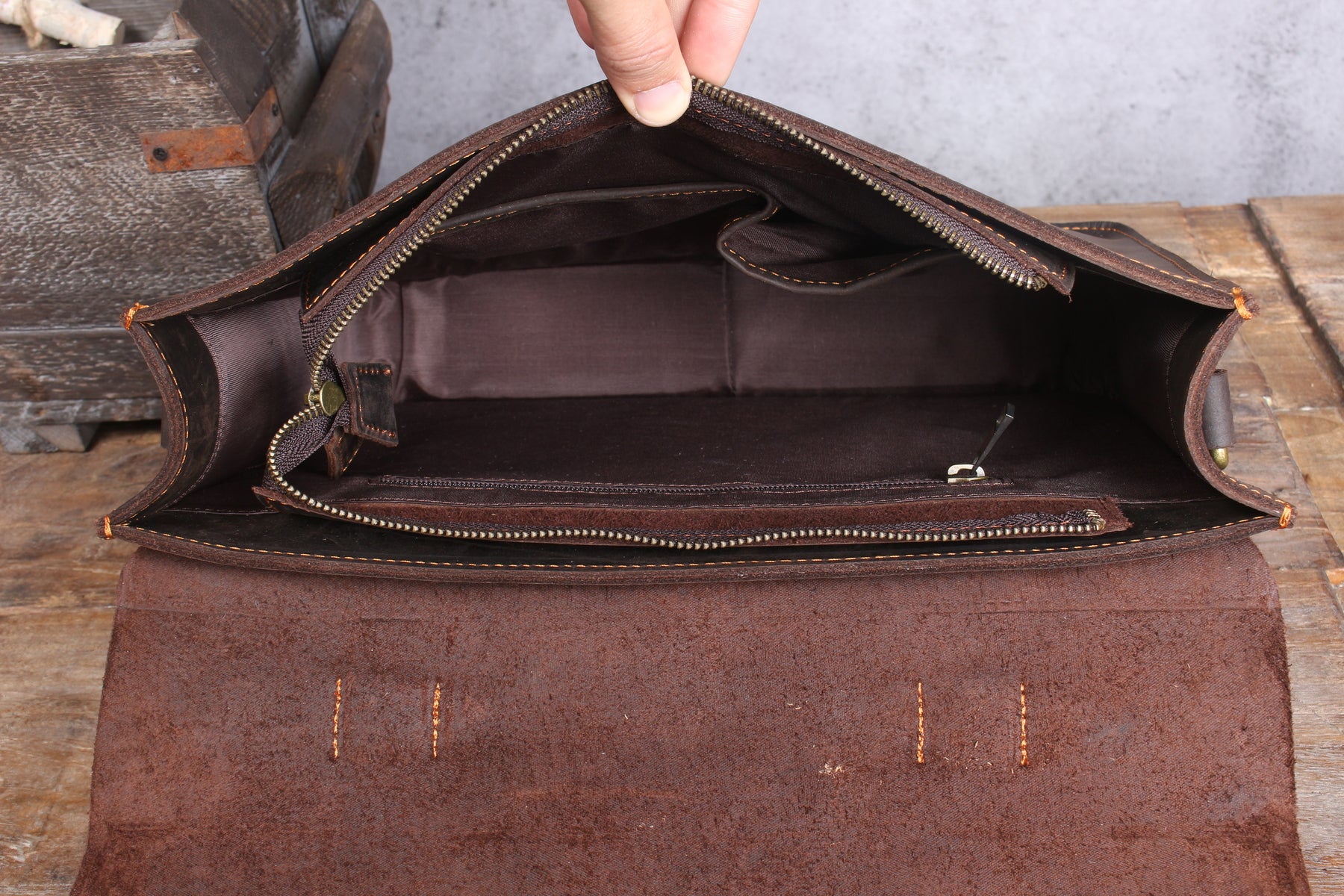 borsa a spalla in pelle funzionale