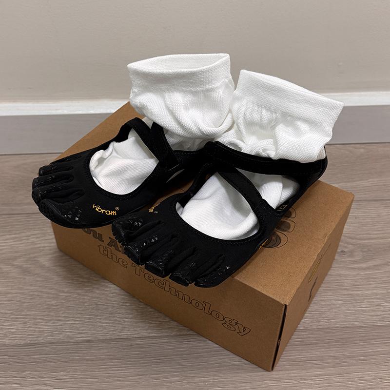 Classic FiveFingers Ballet Flats| Split-Toe Design, Breathable Barefoot Comfort| Ideal for Dance, Yoga, Pilates & Indoor Sports non-slip lightweight breathable comfortable fashion Zumba Shoes