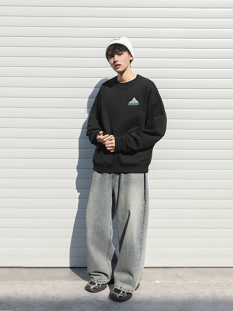 Snow Pinnacle Embroidered Pullover Sweatshirt