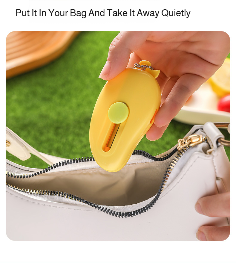 Space-saving kitchen tool for fruit peeling and scraping