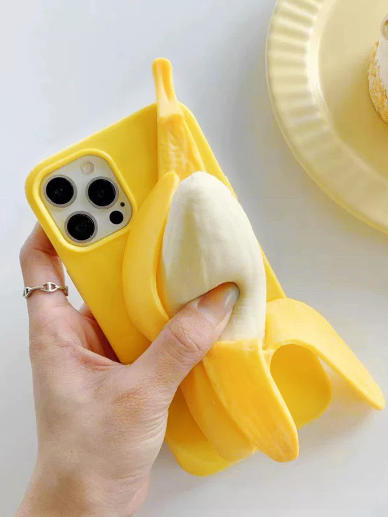 Apple iPhone 16 3D Realistic Banana Phone Case 🐒