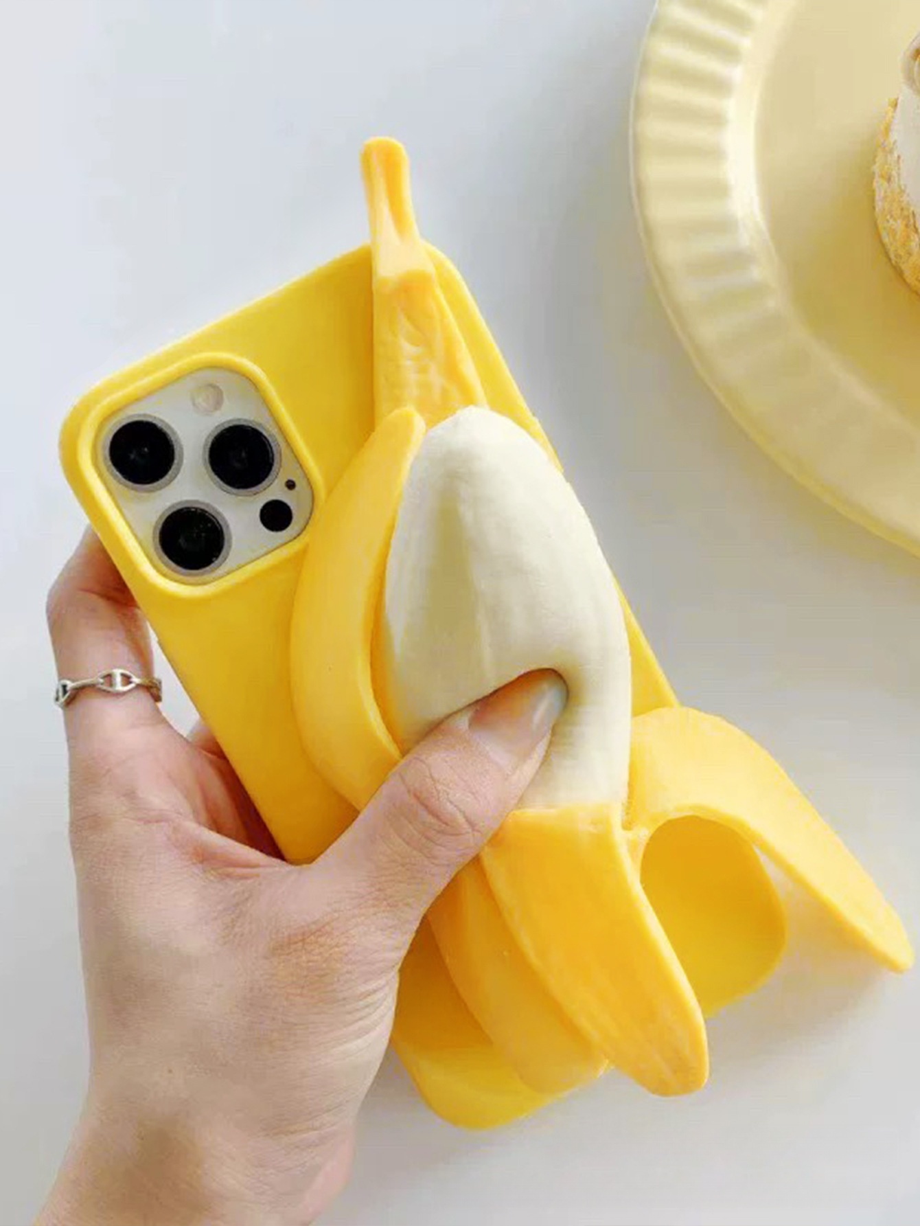 Apple iPhone 16 3D Realistic Banana Phone Case 🐒