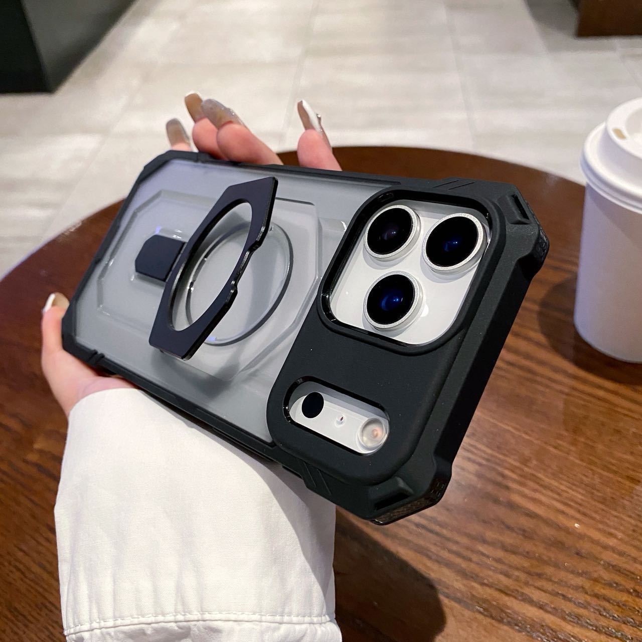 Adventurer Magnetic Phone Case: Ultimate Protection for iPhone 17 Pro Max & 16 Pro 🥾