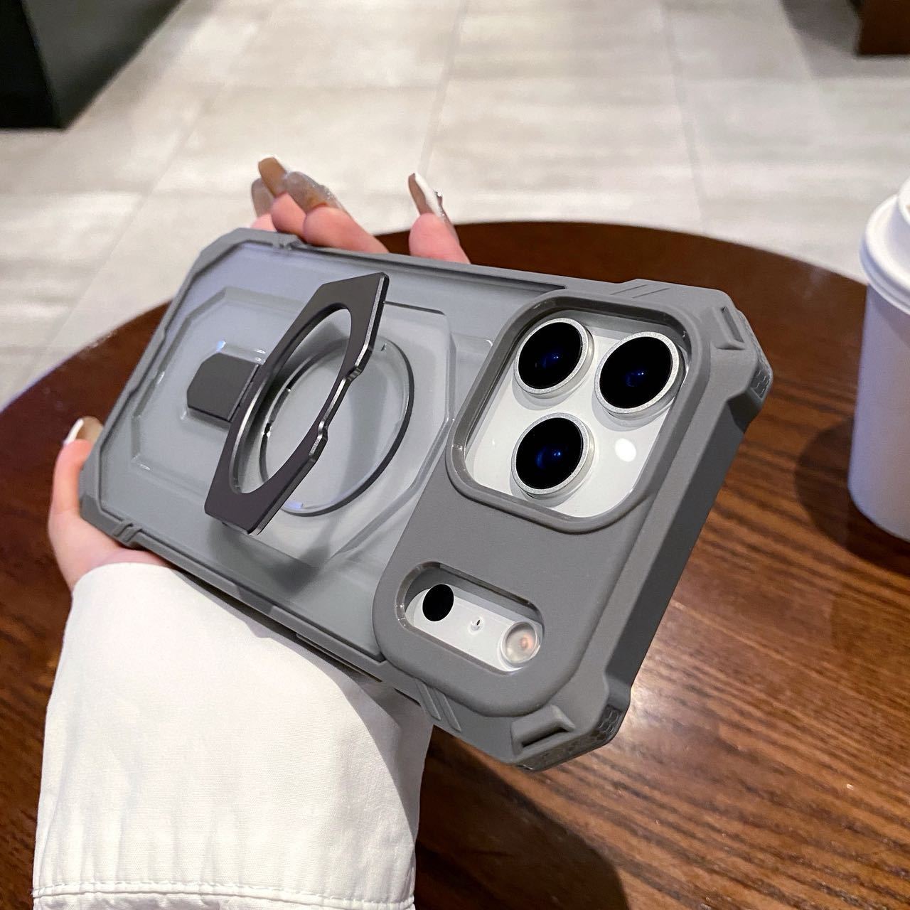 Adventurer Magnetic Phone Case: Ultimate Protection for iPhone 17 Pro Max & 16 Pro 🥾