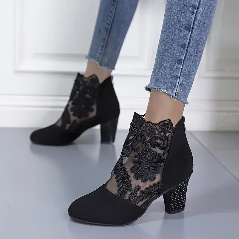 Women's Fashion Floral Lace Versatile Chunky Boots