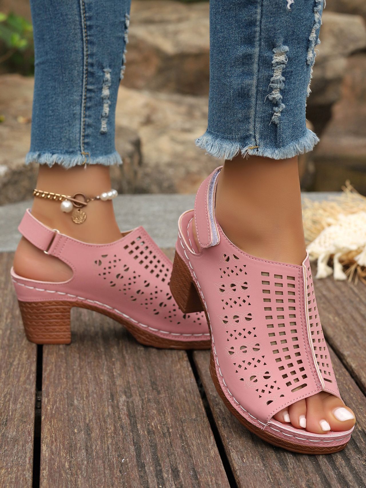 Women's Elegant Fashion Hollow Out Chunky Heels Sandals