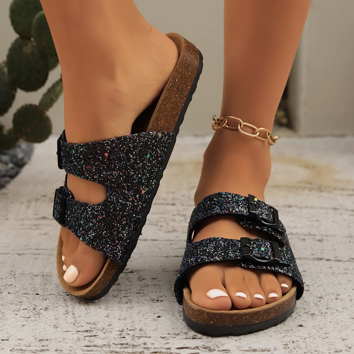 Women's Fashion Soft Lightweight Flat Slippers Home Outdoor Beach Shoes with Adjustable Buckle