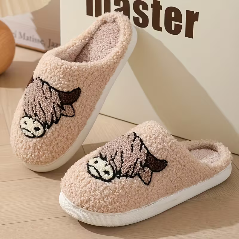 Women's Comfortable & Lightweight Highland Cow Indoor Slippers