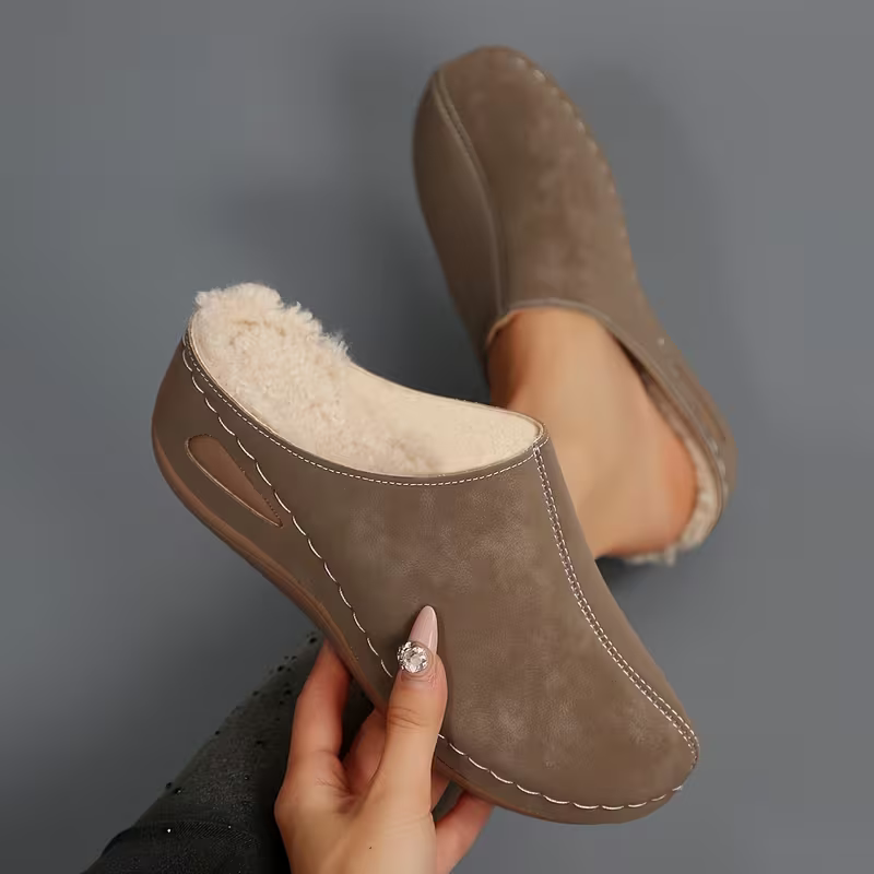 Women's Cozy Warm Cushioned Insole Winter Plush Slip-On Moccasin Slippers