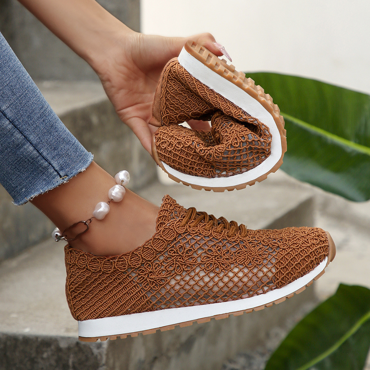 Women's Breathable Lace-Up Mesh Casual Shoes Sneakers