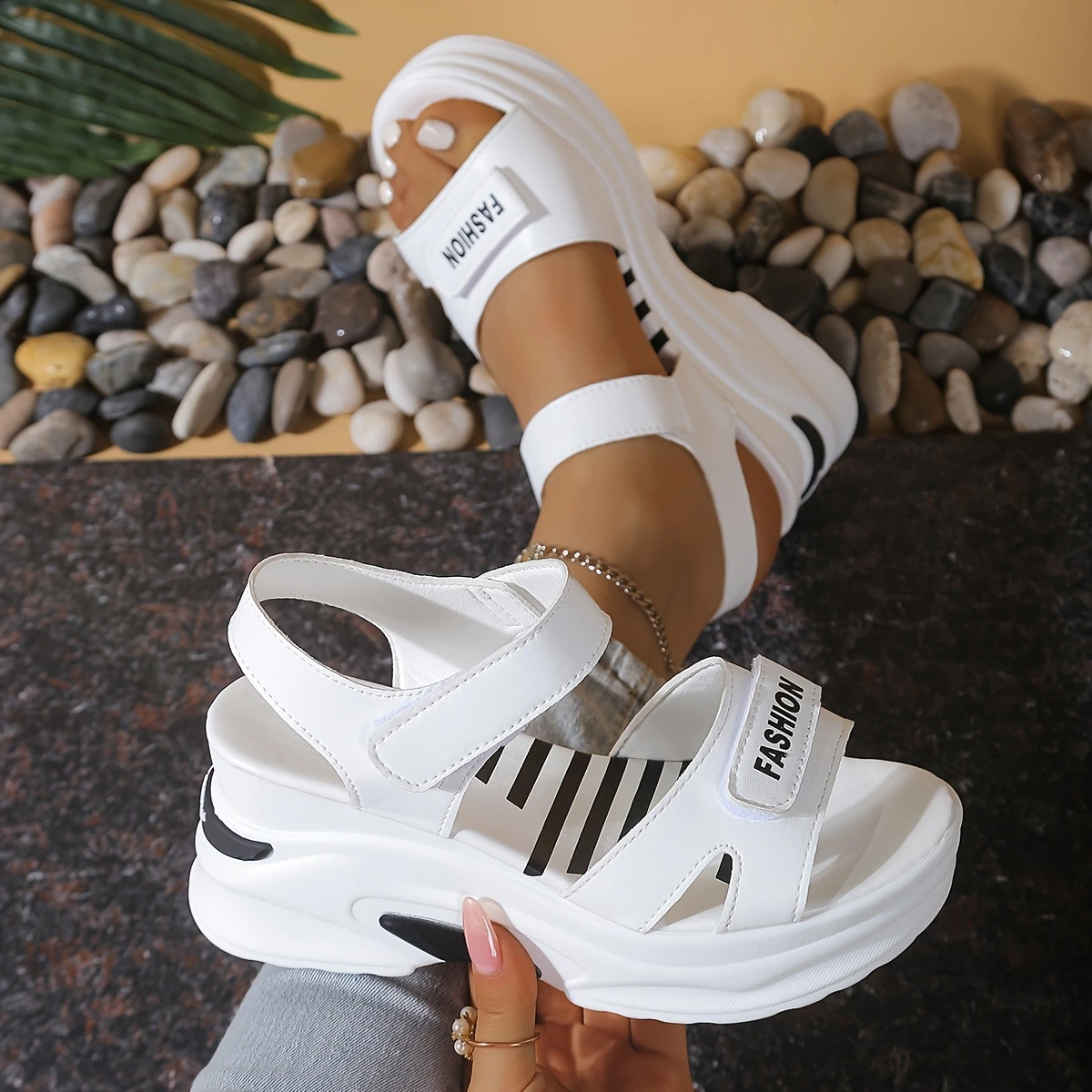 Summer New Casual Outdoor Fashionable Versatile Thick-Soled Wedge Beach Shoes