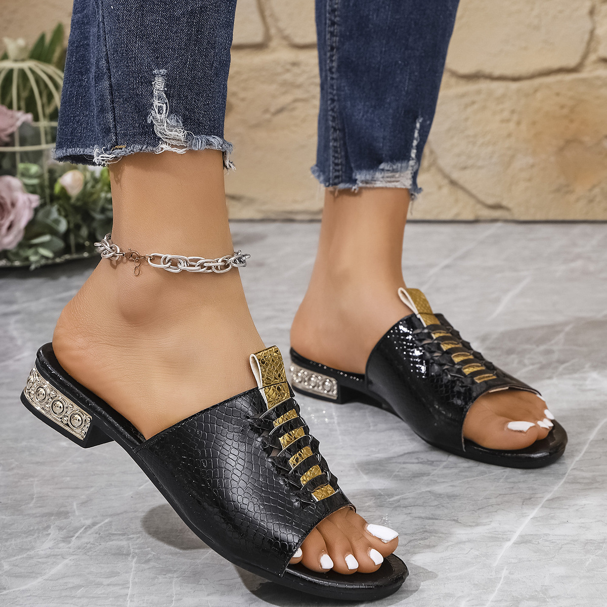 Women's Fashion and Comfortable Non-Slip Summer Chunky Heels Sandals