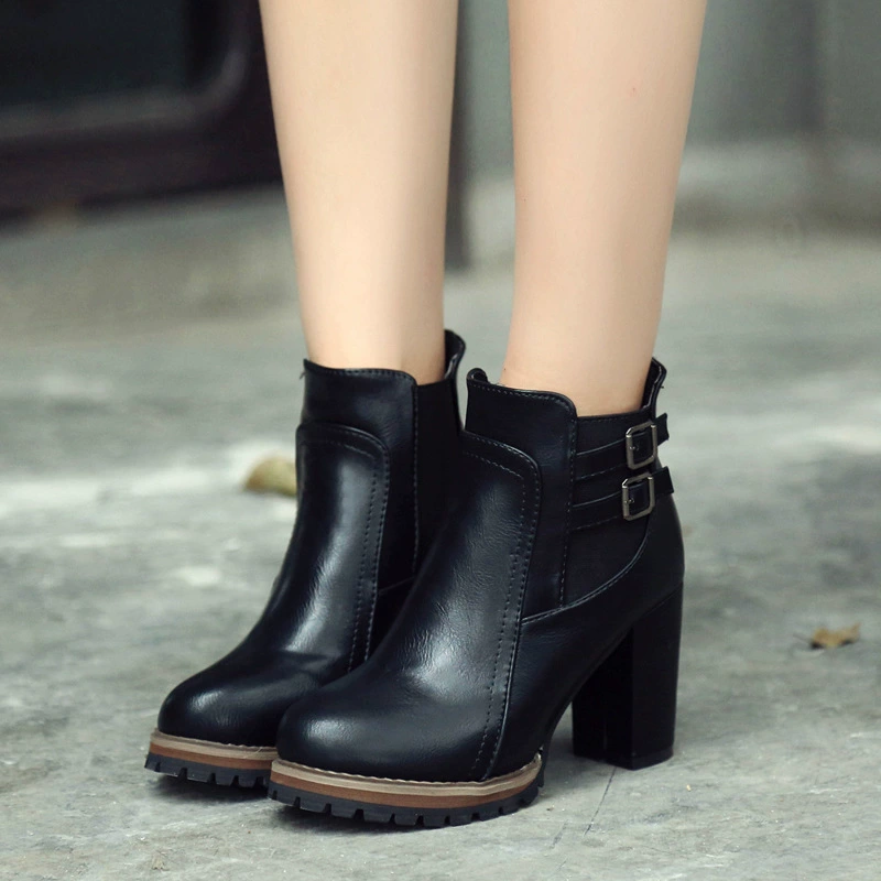 Women's Vintage Fashion Buckle Leather Chunky Heel Boots