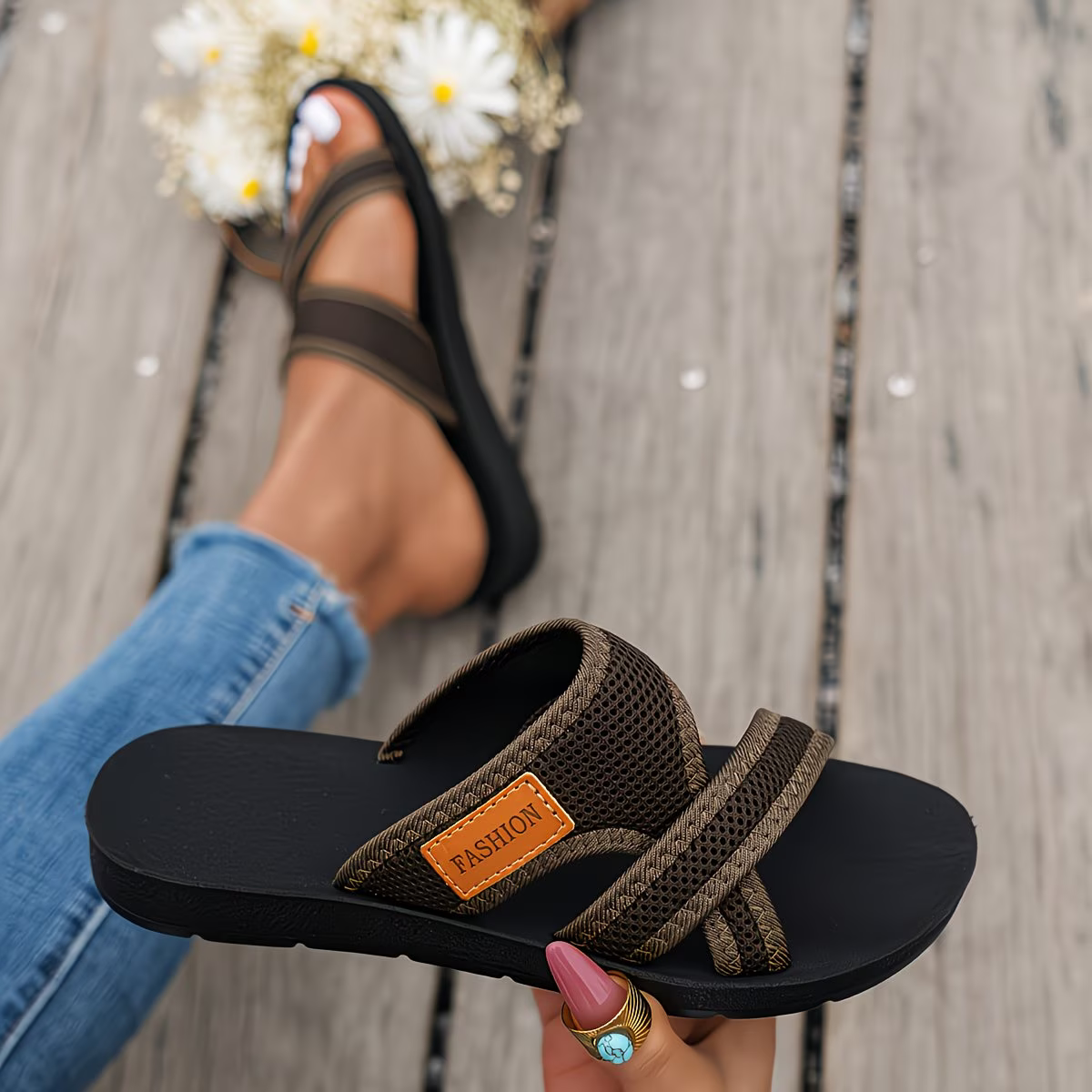 Women's Fashionable & Versatile Sport-style Sandals Flat-soled Slippers for Both Indoor and Outdoor Wear