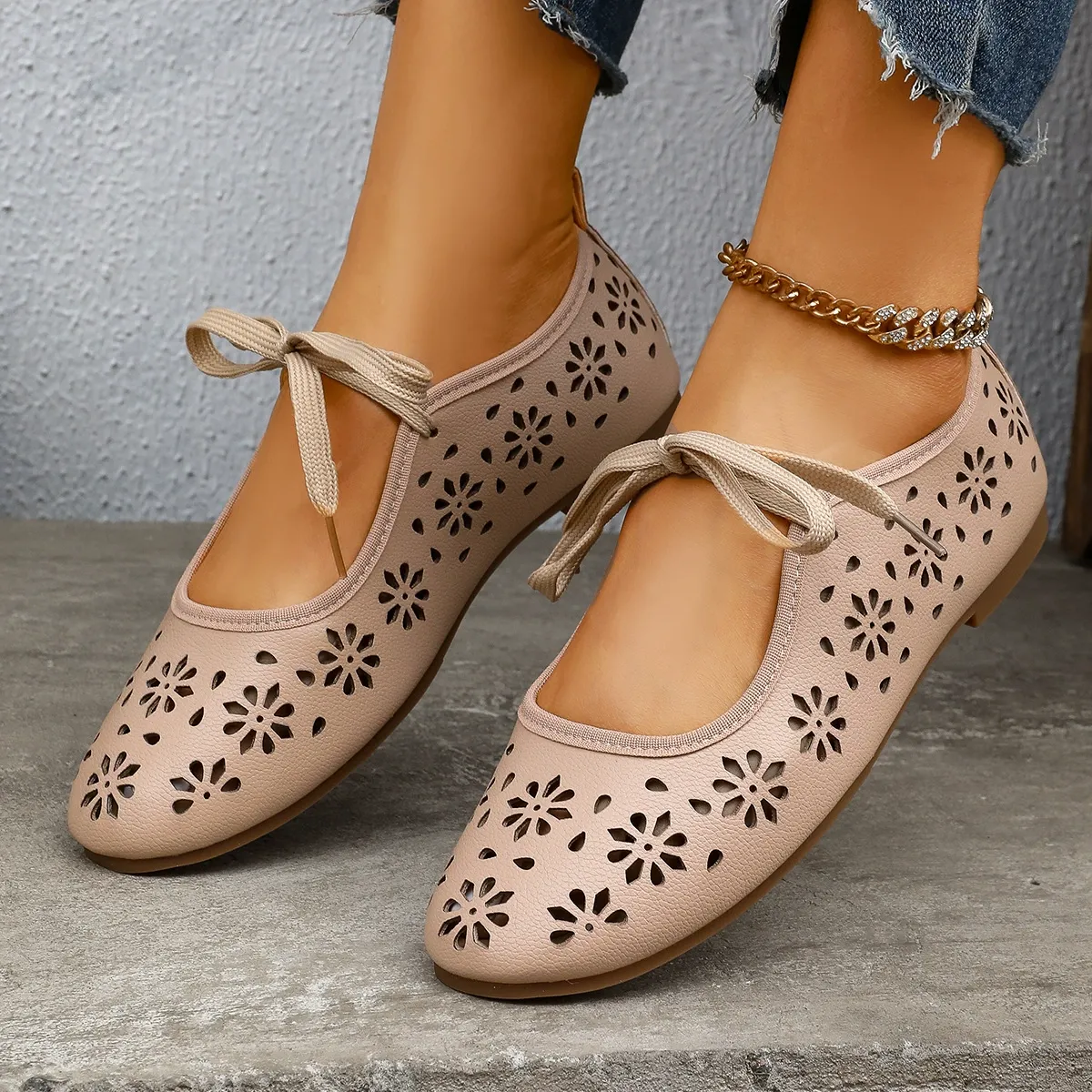 Women's Vintage Hollow Out Lace-Up Slip-On Flat Sandals