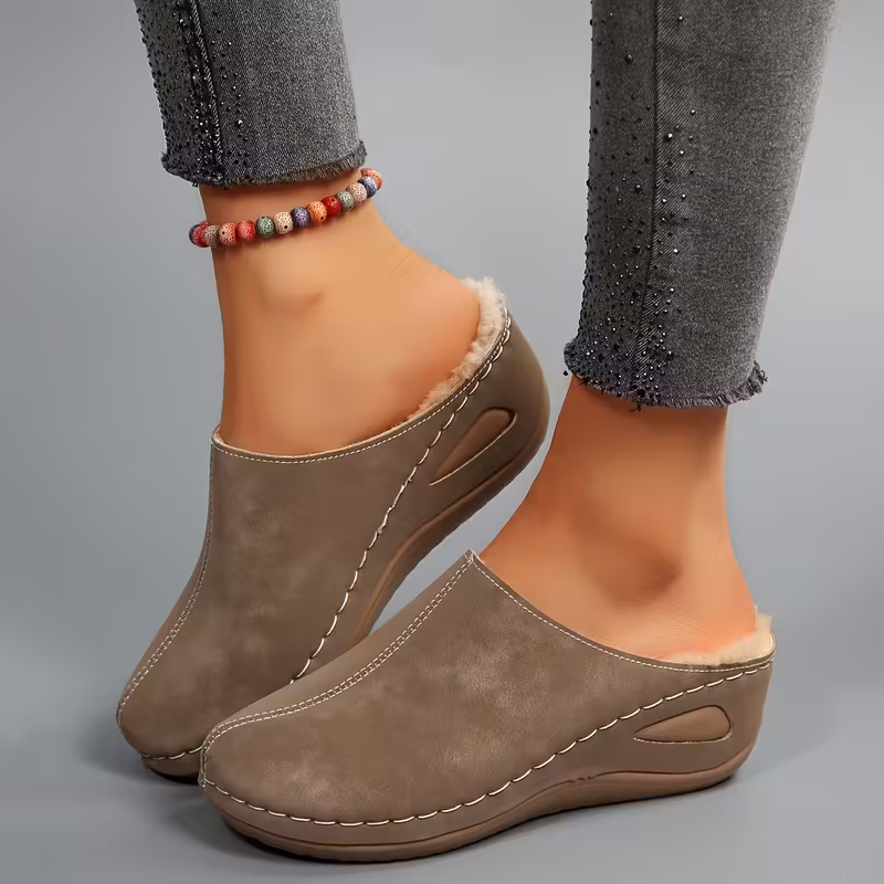 Women's Cozy Warm Cushioned Insole Winter Plush Slip-On Moccasin Slippers