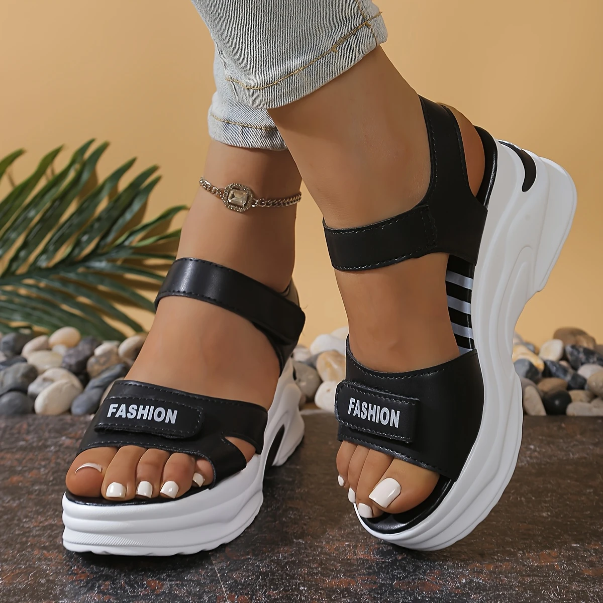 Summer New Casual Outdoor Fashionable Versatile Thick-Soled Wedge Beach Shoes