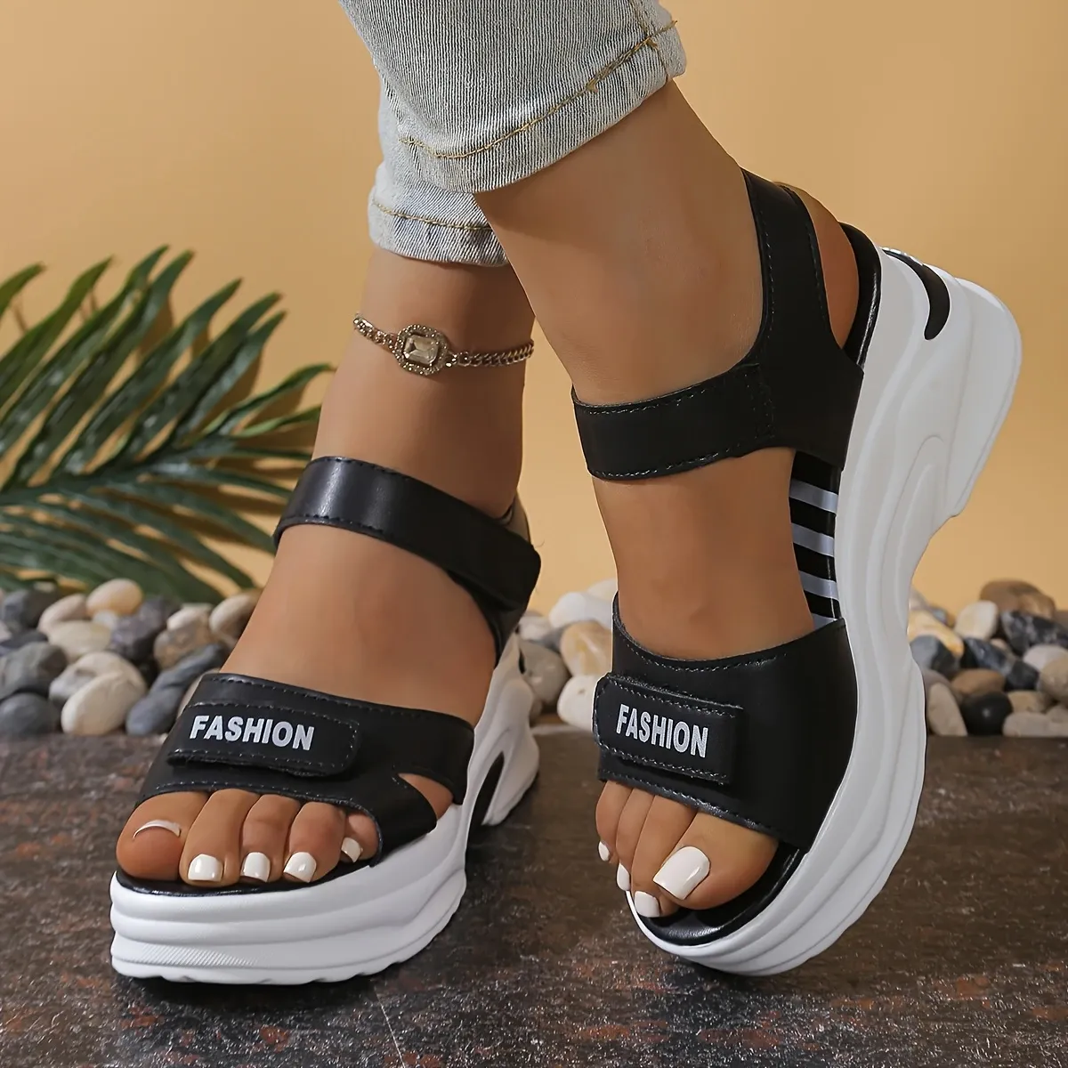 Summer New Casual Outdoor Fashionable Versatile Thick-Soled Wedge Beach Shoes