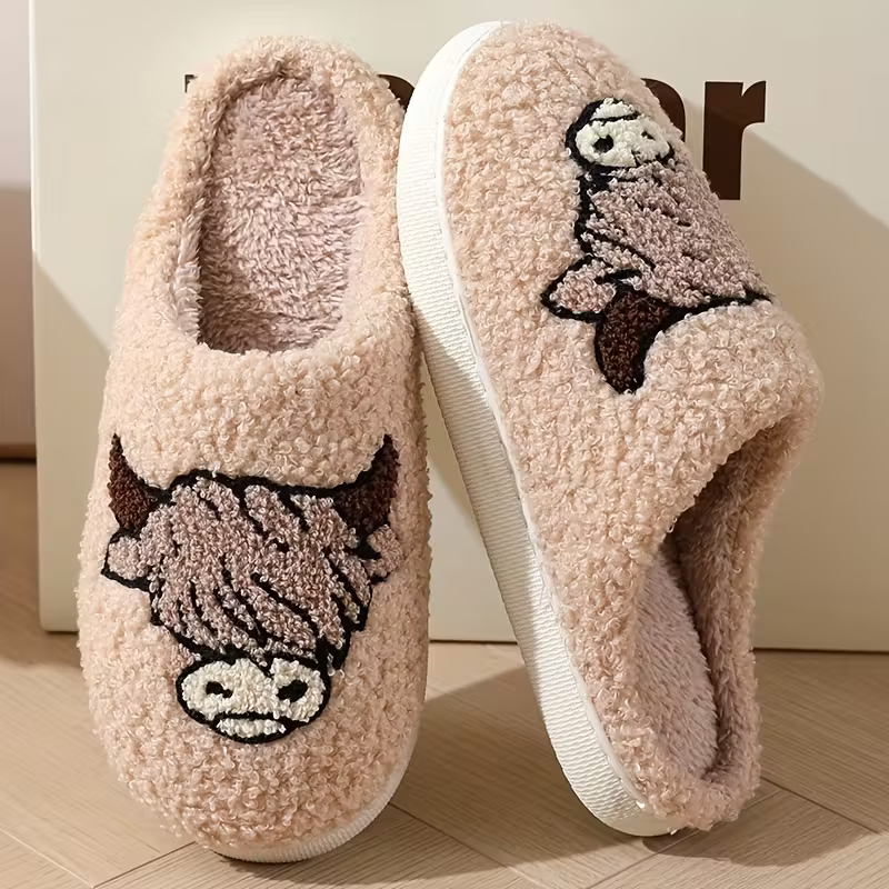 Women's Comfortable & Lightweight Highland Cow Indoor Slippers
