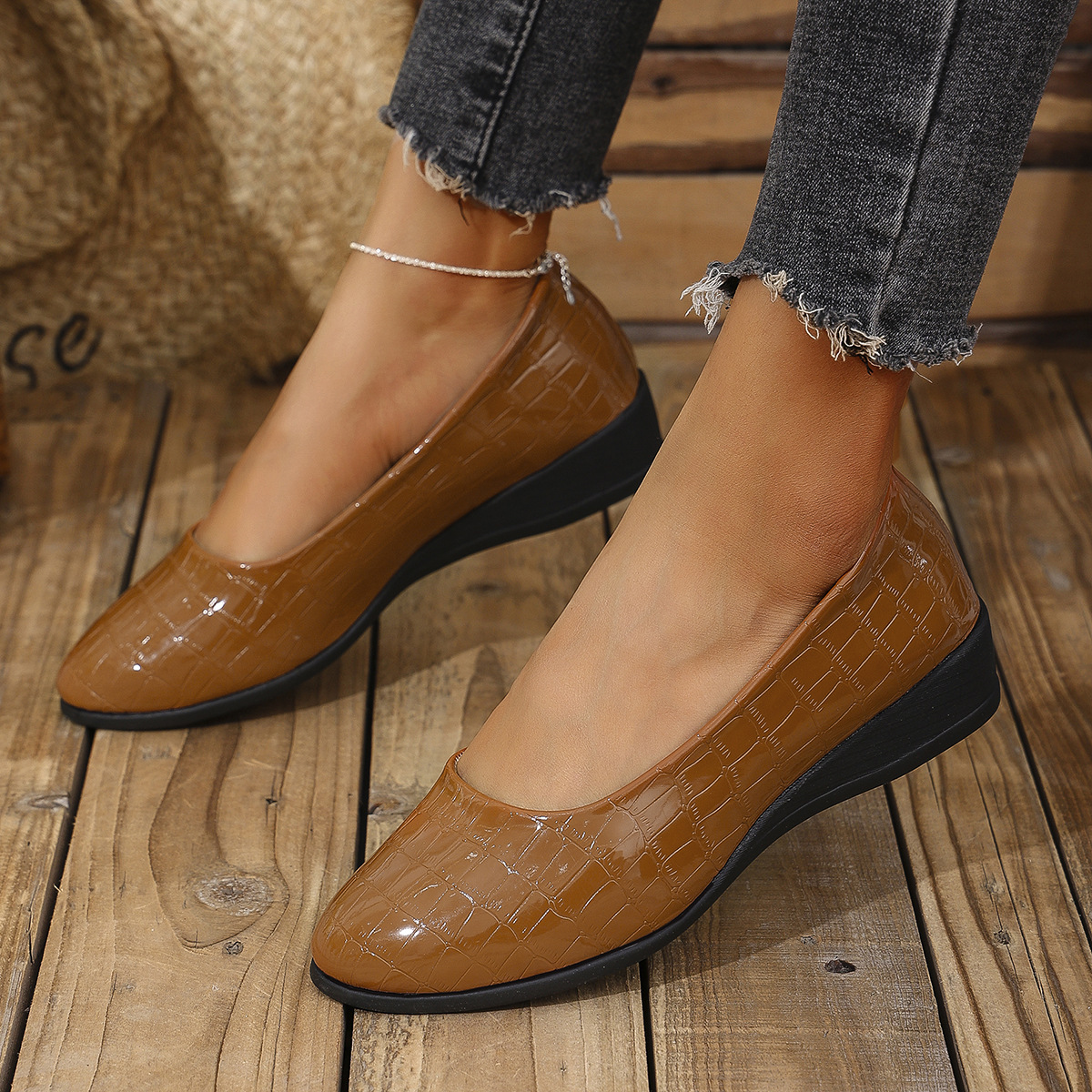 Women's Comfortable Arch Support Wedge Slip-On Shoes