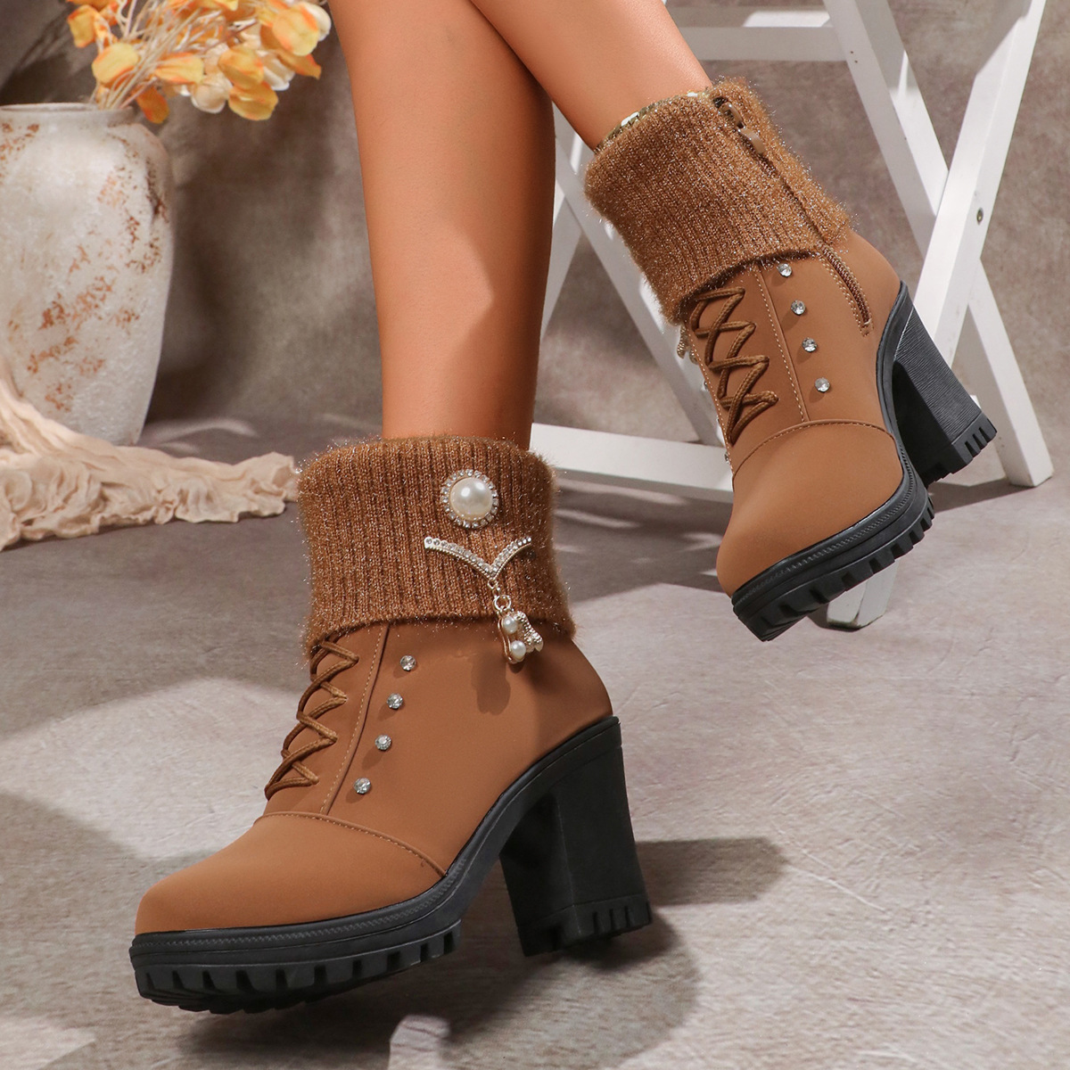 Women's Fashionable Rhinestone Fleece Lining Waterproof and Non-slip Chunky-heeled Boots