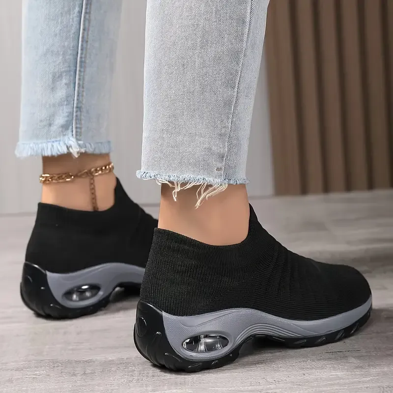 Women's Lightweight and Breathable Knit Slip-On Air Cushion Sneakers