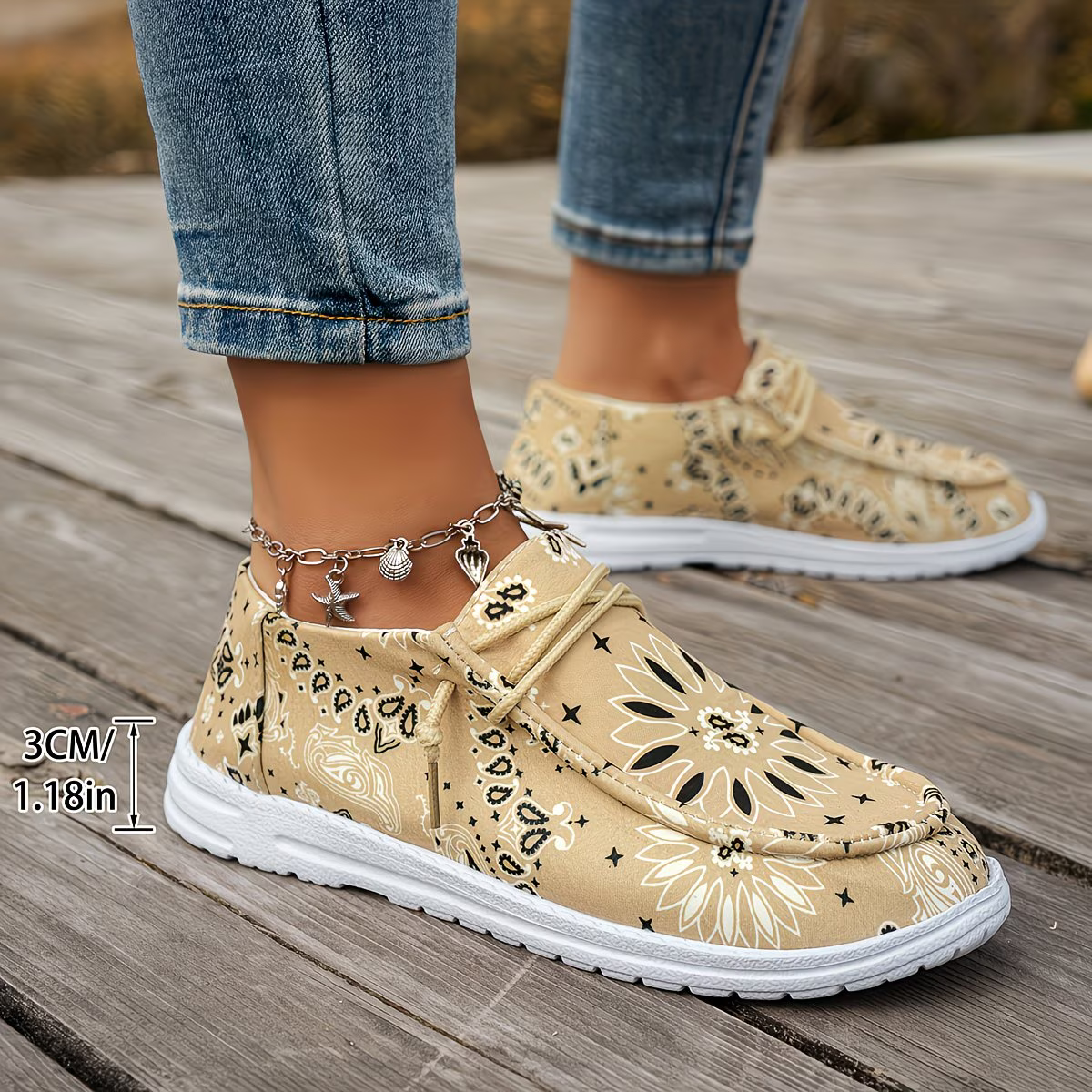 Women's Fashion & Lightweight Geometric Floral Pattern Slip-On Loafers