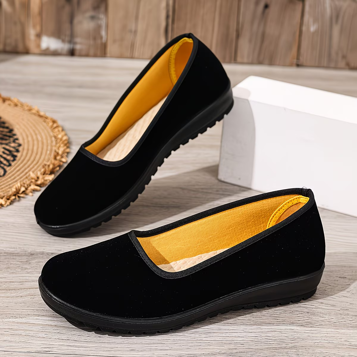 Women's Lightweight Low-Top Orthopedic Sneakers Slip-On Shoes