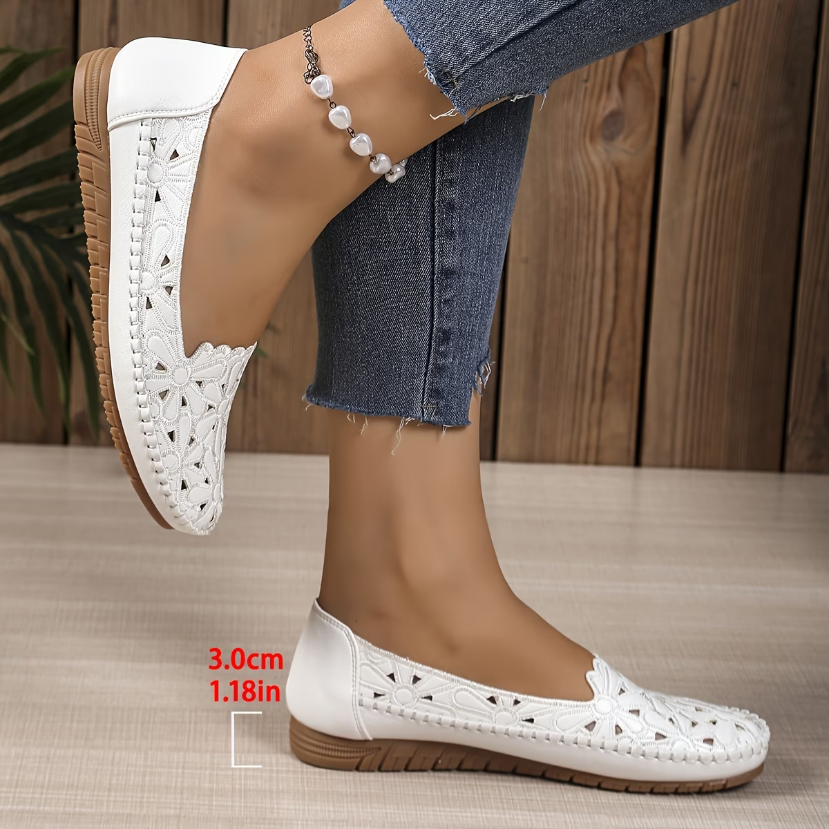 Women's Fashionable Comfortable Cut-Out Slip-On Flats with Decorative Lace Design