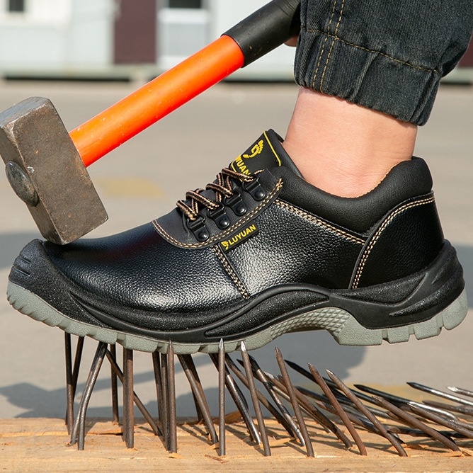 Men's and Women's Non-slip Waterproof Shock-resistant and Wear-resistant Safety Work Boots 