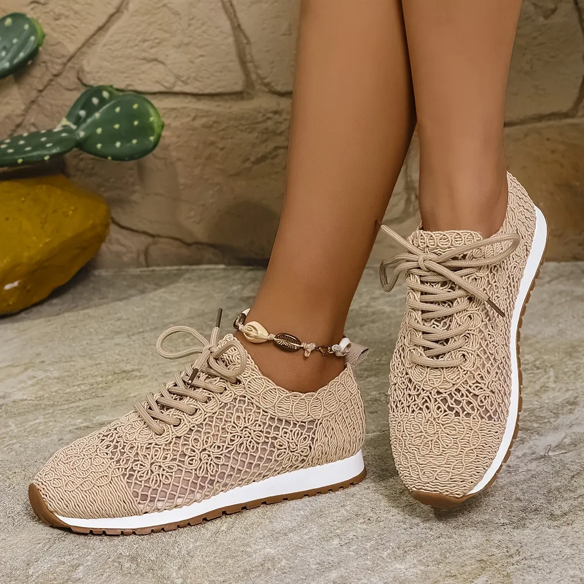 Women's Breathable Lace-Up Mesh Casual Shoes Sneakers