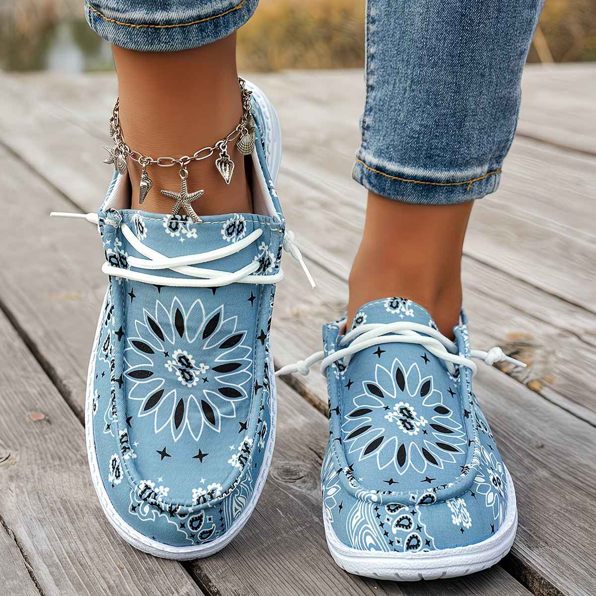 Women's Fashion & Lightweight Geometric Floral Pattern Slip-On Loafers