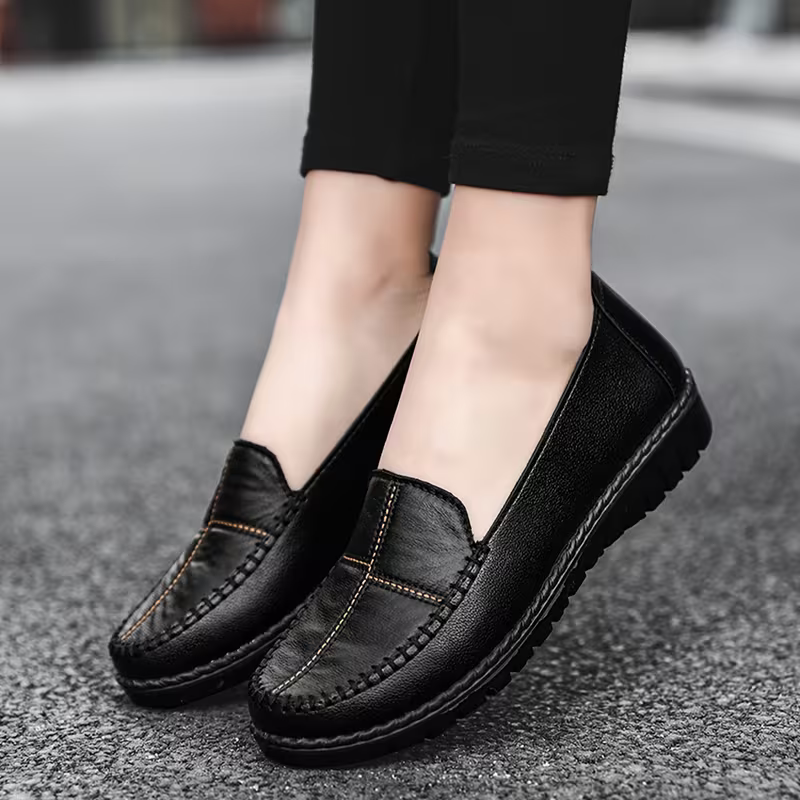 Women's Comfortable Slip-On Leather Loafers Flat Shoes for Daily Walking