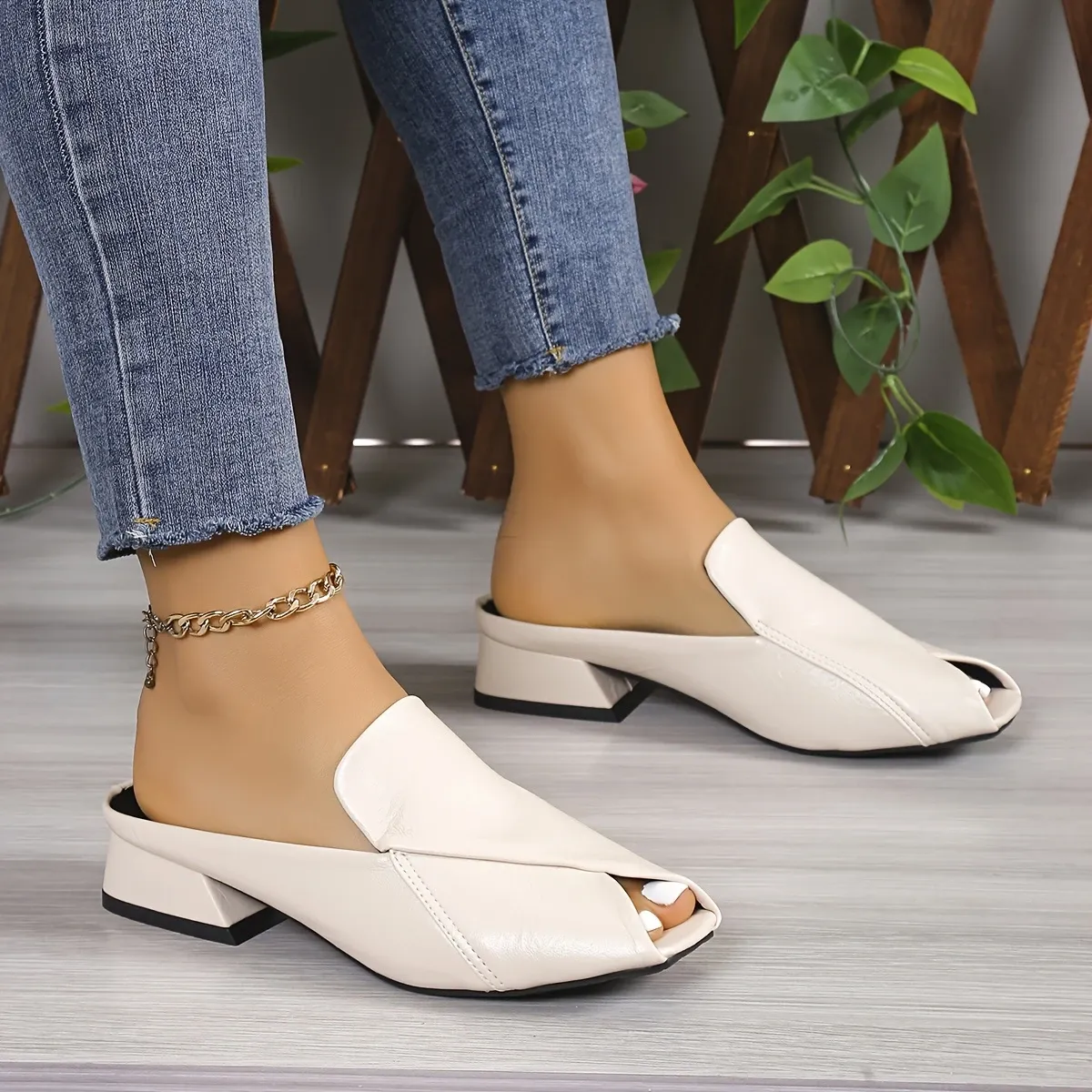 Womens Chic & Comfy Solid Color Slip-On Sandals Versatile Vacation Mules