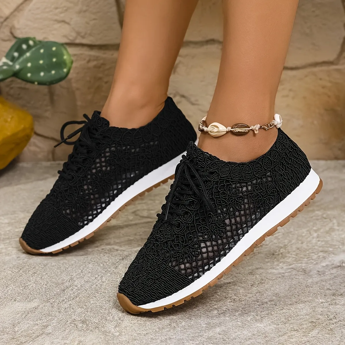 Women's Breathable Lace-Up Mesh Casual Shoes Sneakers