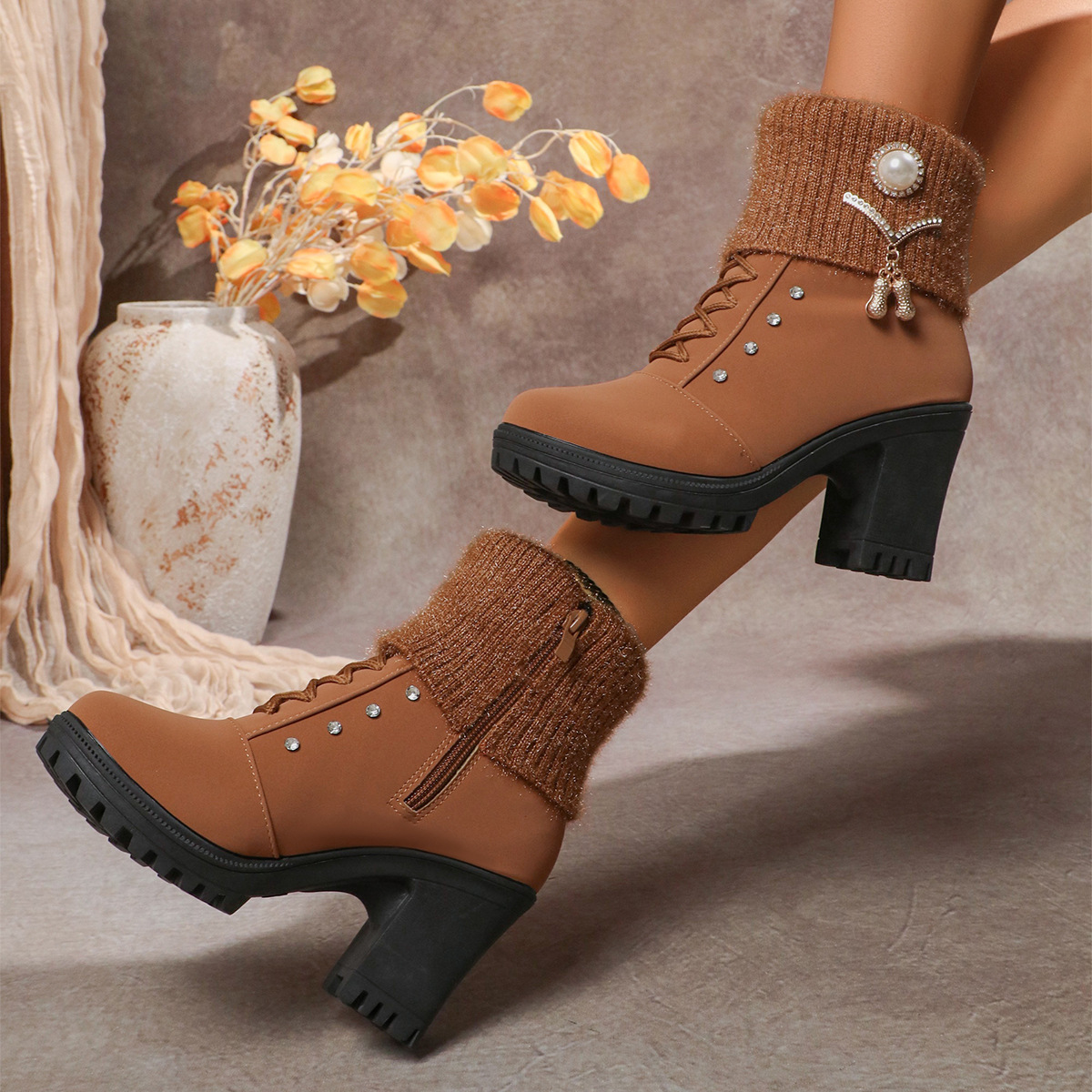 Women's Fashionable Rhinestone Fleece Lining Waterproof and Non-slip Chunky-heeled Boots