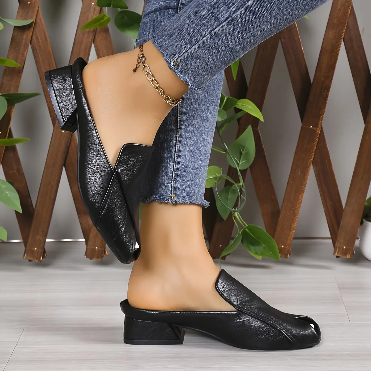 Womens Chic & Comfy Solid Color Slip-On Sandals Versatile Vacation Mul