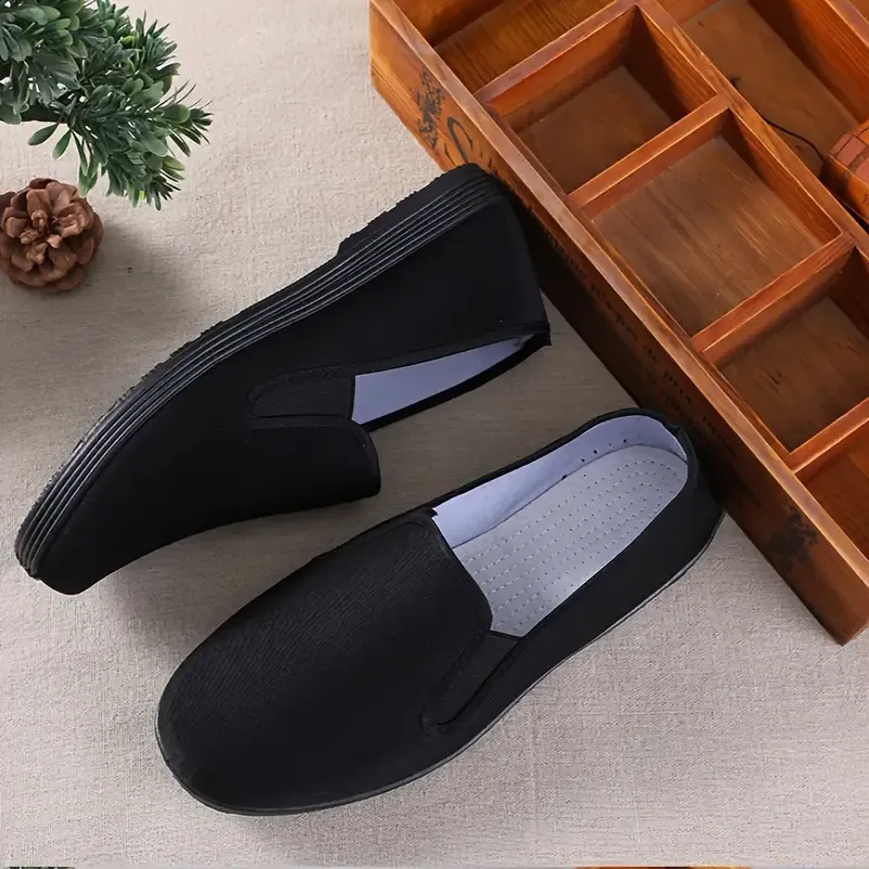 Unisex Lightweight & Comfortable Minimalist Style Slip-On Canvas Flat Shoes Daily Footwear