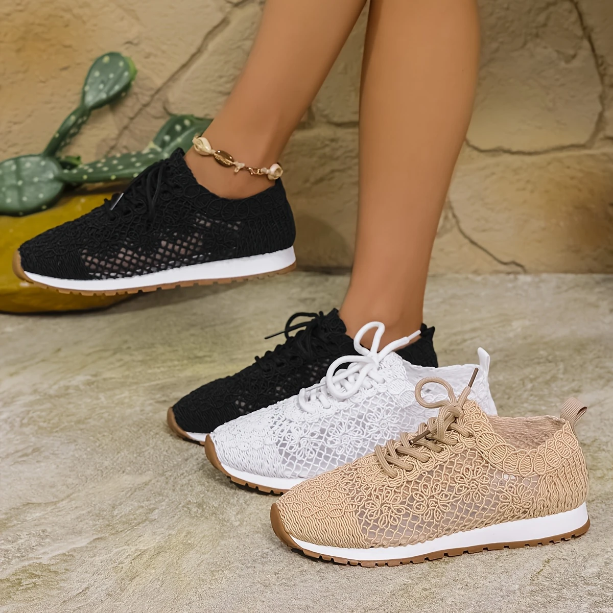 Women's Breathable Lace-Up Mesh Casual Shoes Sneakers