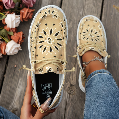 Women's Fashion & Lightweight Geometric Floral Pattern Slip-On Loafers