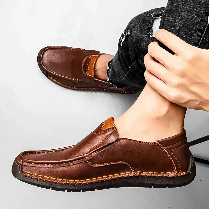 Men's Fashion and Lightweight Casual Hand Stitching Leather Shoes
