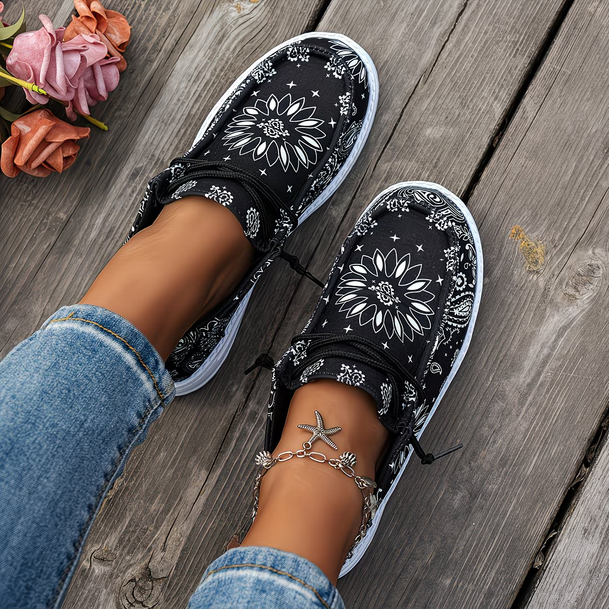 Women's Fashion & Lightweight Geometric Floral Pattern Slip-On Loafers