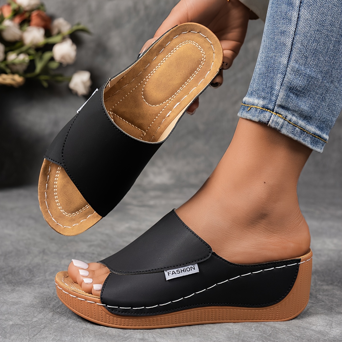 Women's Stylish Comfortable Arch Support Slip-On Sandals Outdoor Slippers
