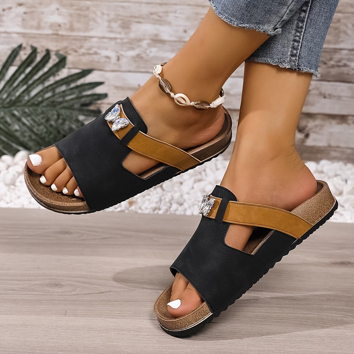 Women's Retro Butterfly Decorated Slip-On Thick-Soled Sandals Beach Slides