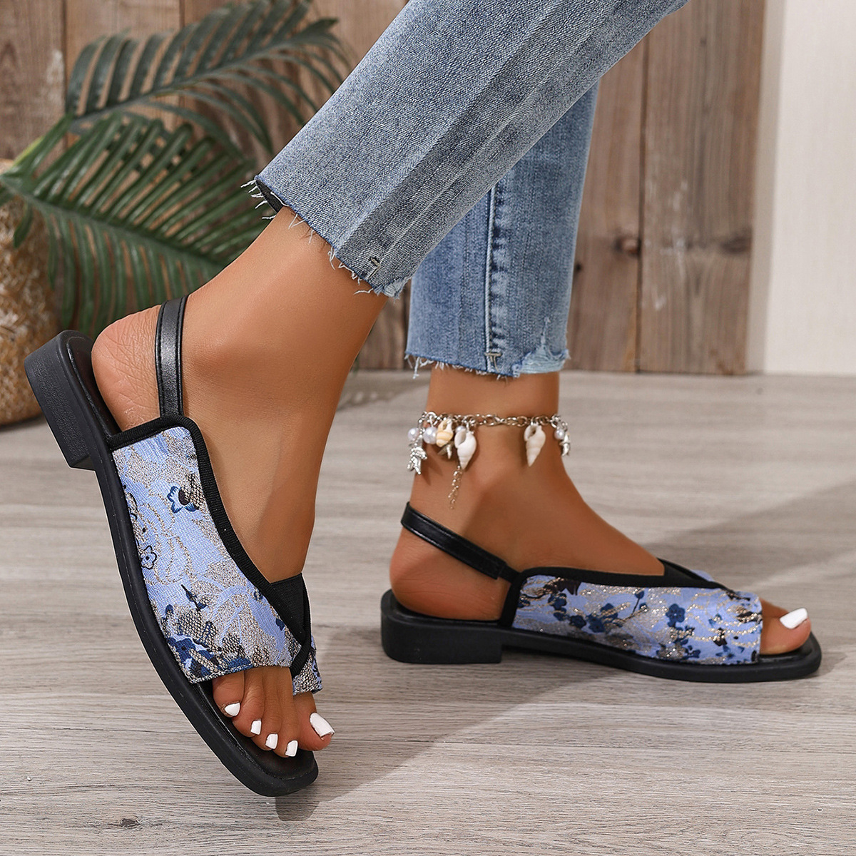 Women's Stylish & Comfortable Arch Support Slip-On Sandals for All-Day Wear