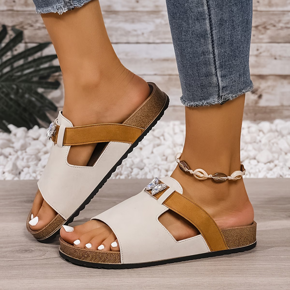 Women's Retro Butterfly Decorated Slip-On Thick-Soled Sandals Beach Slides