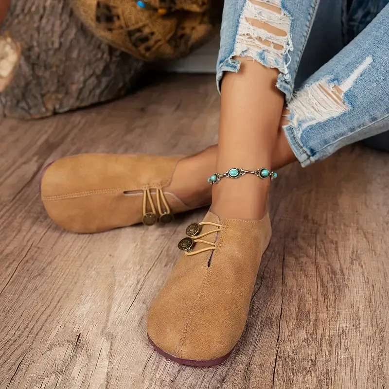 Women's Soft Sole Round Toe Buckle Decoration Solid Color Casual Shoes