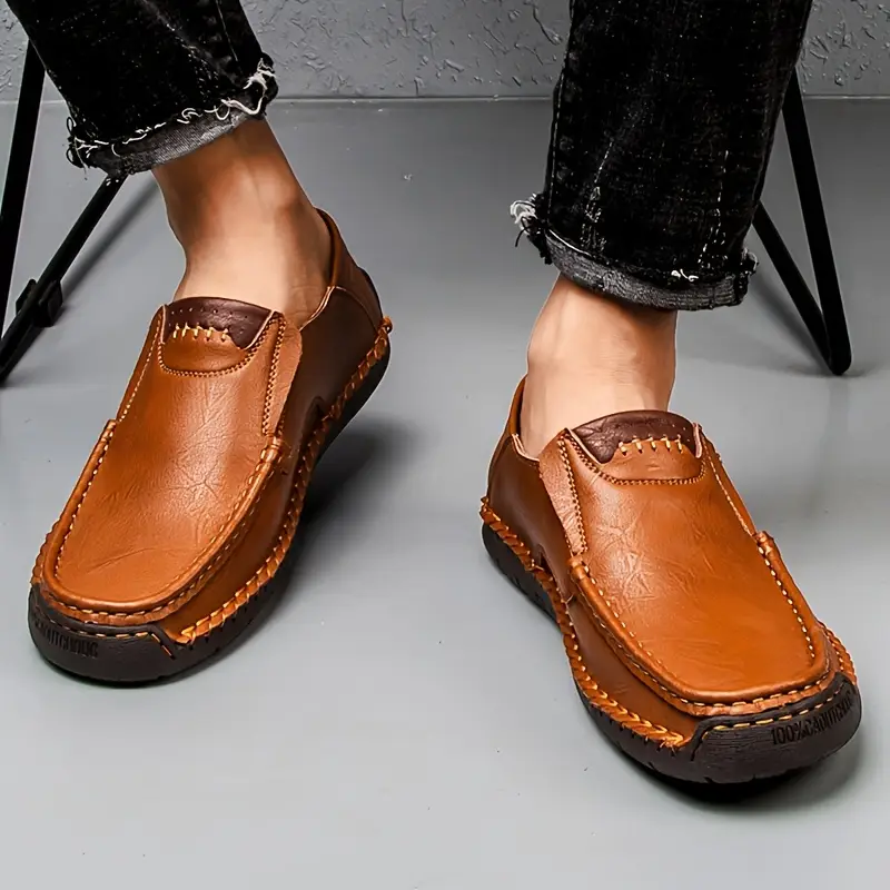 Men's Fashion and Lightweight Casual Hand Stitching Leather Shoes