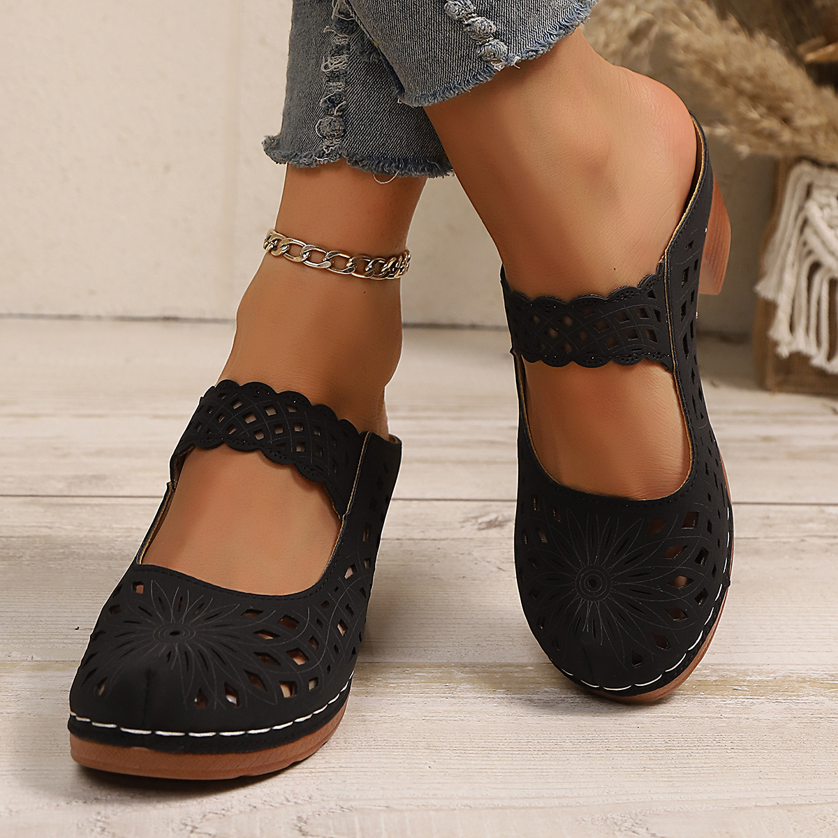 Women's Summer Soft Bottom Hollow Thick Heel Leather Sandals